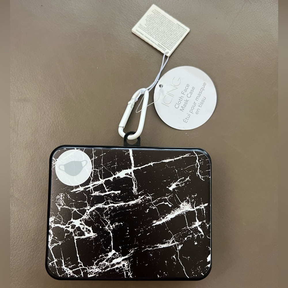 Icing Black and White Marble Cosmetic Case